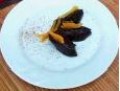 Le Chef Diogo Ramos nous présente un met végétalien : les truffes crémeuses au chocolat,  avec de fines tranches d’abricot (en portugais)