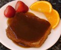 Vegan French Toast with Caramel Sauce and Fruit Garnish (In French)